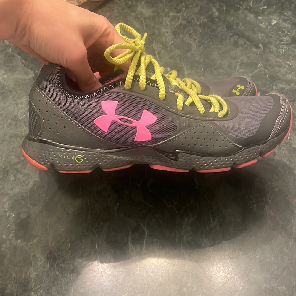 UnderArmour running shoes 7.5